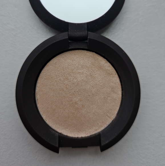 BECCA Mini Shimmering Skin Perfector Pressed Highlighter in Moonstone - Picture 8 of 8